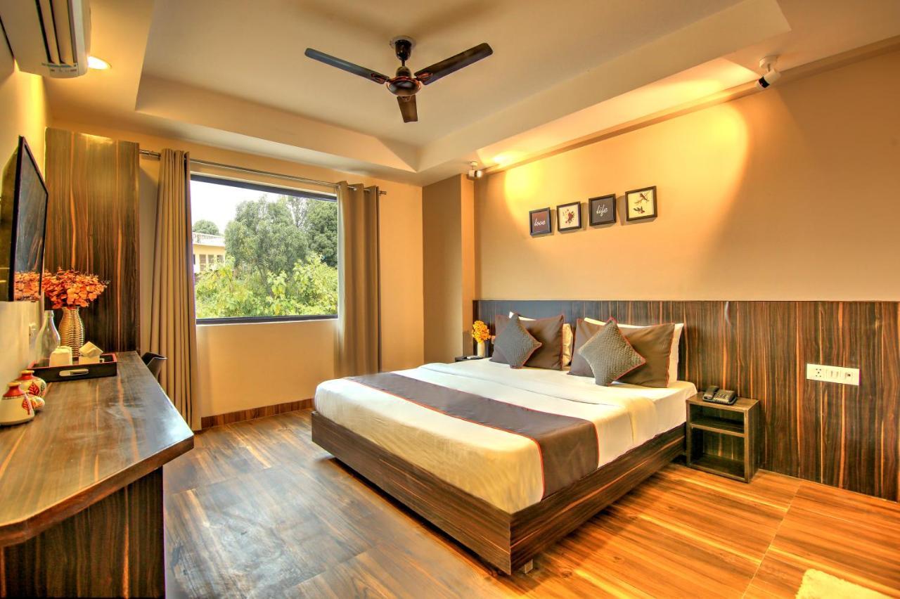 Artisan Rooms New Delhi Exterior photo